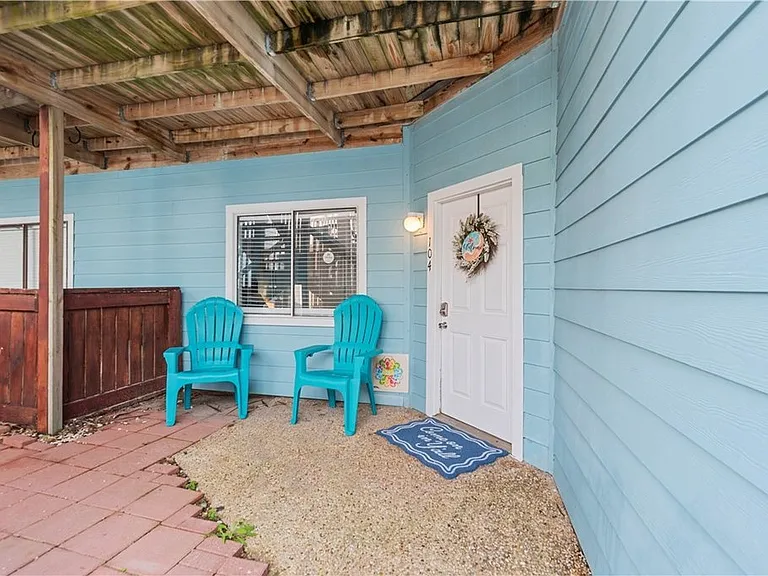 15010 Leeward Dr #104 — Photo 3