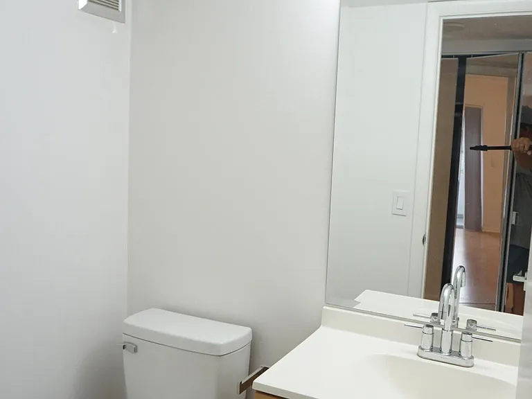50 Canterbury Dr E #B — Photo 5
