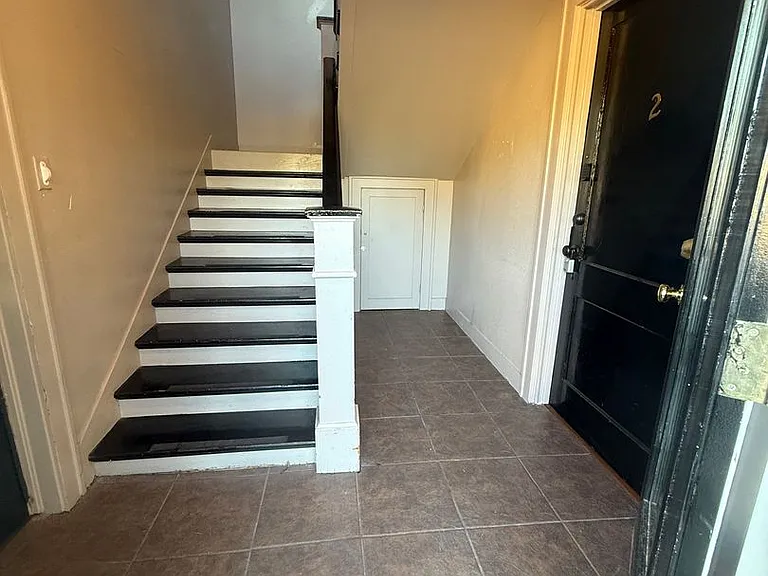 524 S Fannin Ave — Photo 2