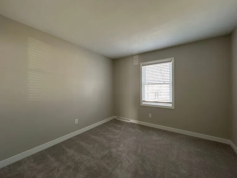 805 Lindenwood Dr S — Photo 12
