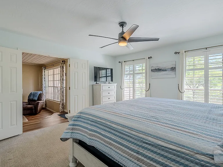 1029-7800 E Lincoln Dr — Photo 24