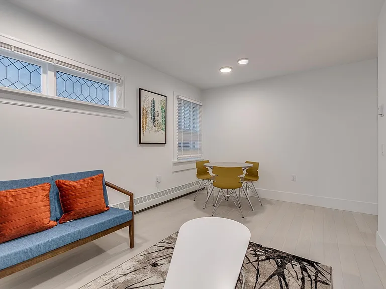 1425 Haro St #104 — Photo 9