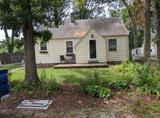 223 E Cowing Dr, Muncie, IN 47303