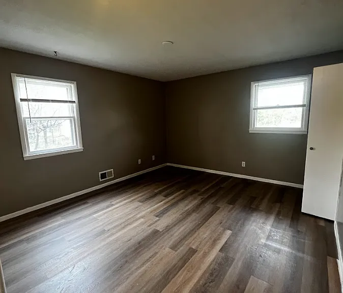 7725 Tessman Dr N — Photo 12
