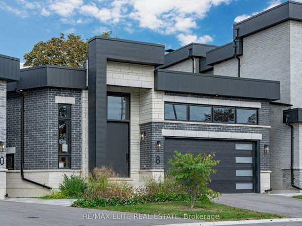 8 Tidmarsh Ln, Ajax, ON L1T 4S1
