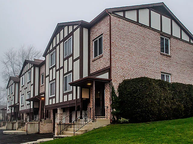 330 Ashland Ave photo 1