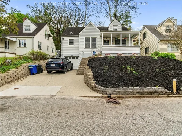 218 Forest Cir, South Charleston, WV 25303