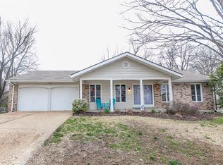 987 Century Oaks Dr, Ballwin, MO 63021
