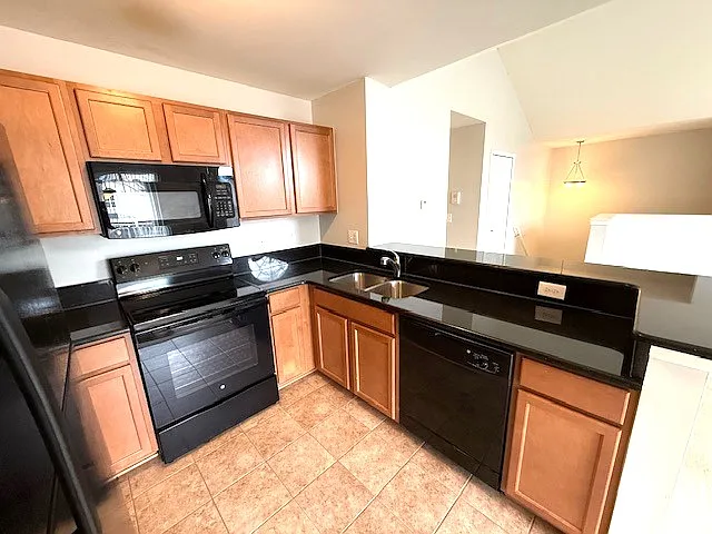 28222 S Pointe Ln — Photo 10