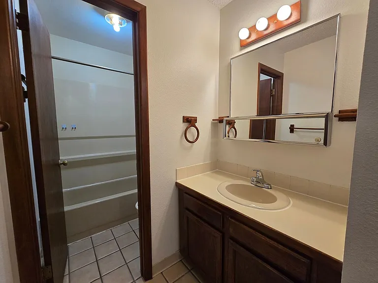 1513 Seneca Cir — Photo 10
