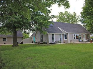 21882 155th St, Basehor, KS 66007