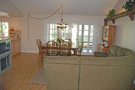 4th image of 627 N Vecino Ave