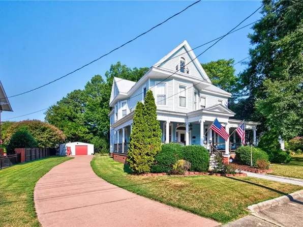 207 S Broad St, Suffolk, VA 23434