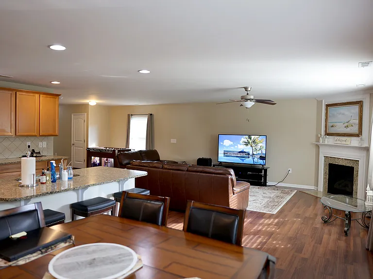2510 Perthshire Ln — Photo 33
