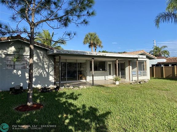 5th image of 840 SE 15th Ave