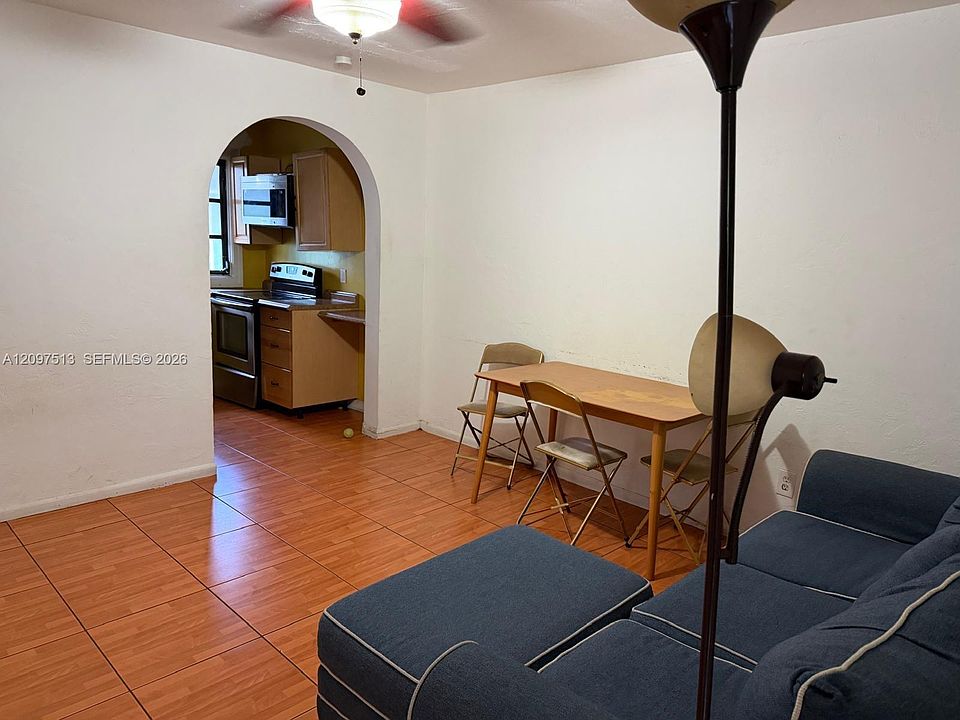 1st image of 2017 Taylor St #2