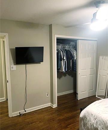 4th image of 6015 Florence Ave
