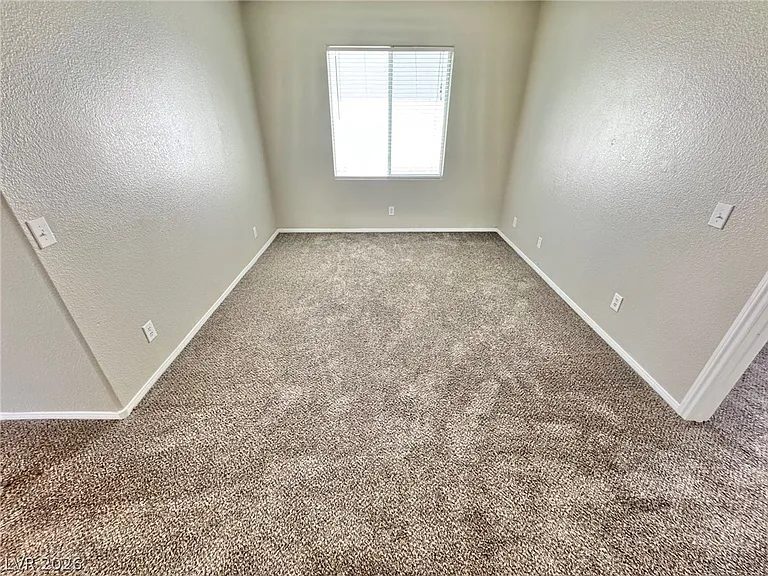 6012 Traviata Ave — Photo 14