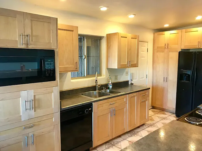 2601 N Euclid Ave — Photo 7