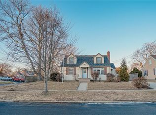 101 Omaha Blvd, Warwick, RI 02889