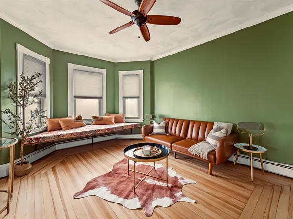 7 English St #3, Salem, MA 01970