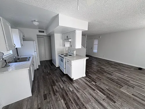 5245 Golden Ln Photo 1