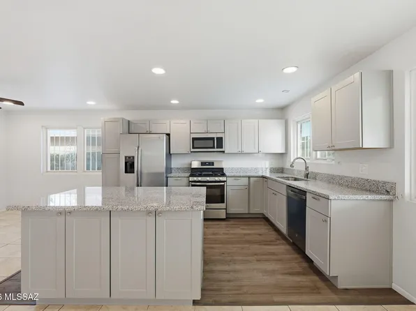 6600 N Galaxy Rd, Tucson, AZ 85741