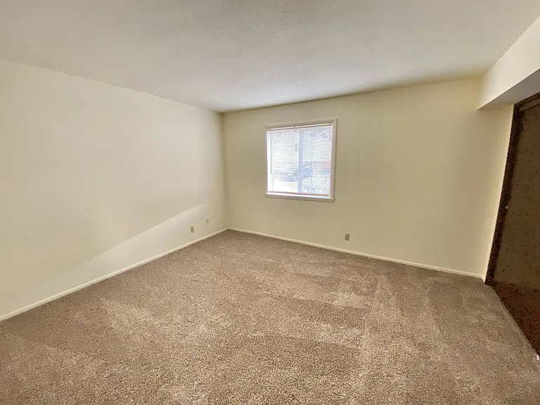 Kimberly Club Apartments — Photo 160