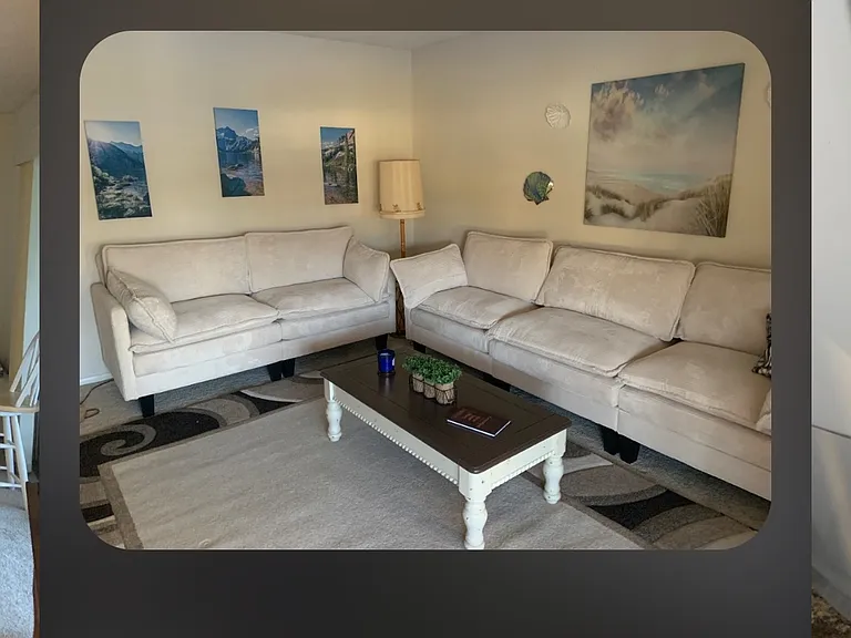 557 Midway Dr #B — Photo 2