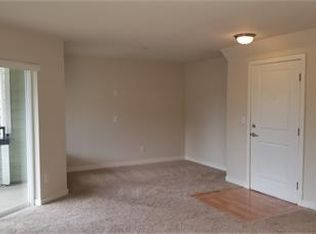 3232 15th Ave W #402, Seattle, WA 98119