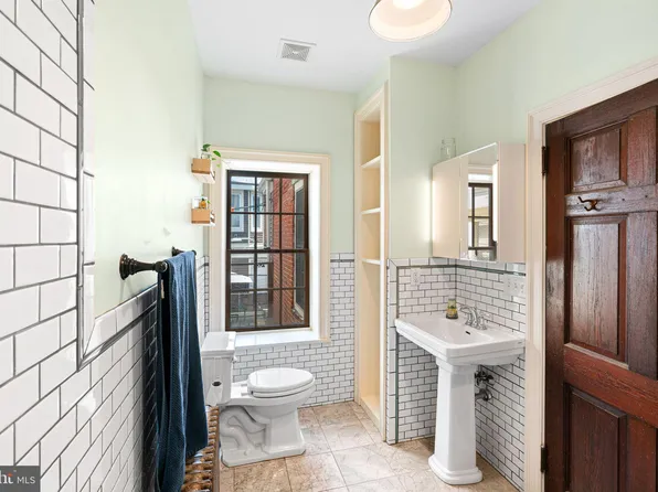 1241 N Hollywood St, Philadelphia, PA 19121