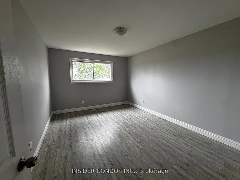 49 Doncaster Dr #UPPER — Photo 20