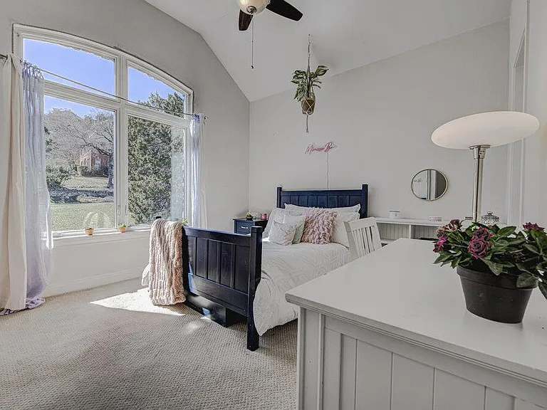 4800 Mantle Dr — Photo 16