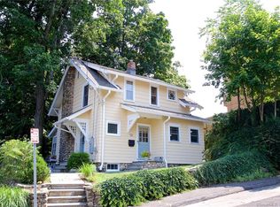 12 Gibson Ct, Norwalk, CT 06854