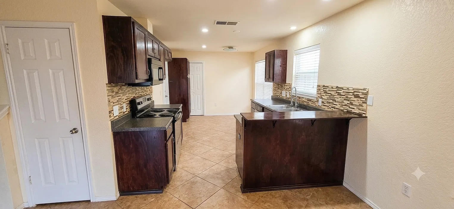 3 bed, 1501 sqft, $1,800 — Photo 3