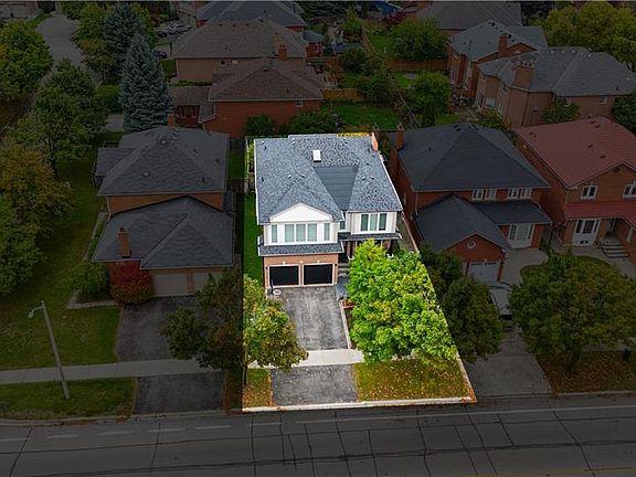 2nd image of 36 Devonsleigh Blvd