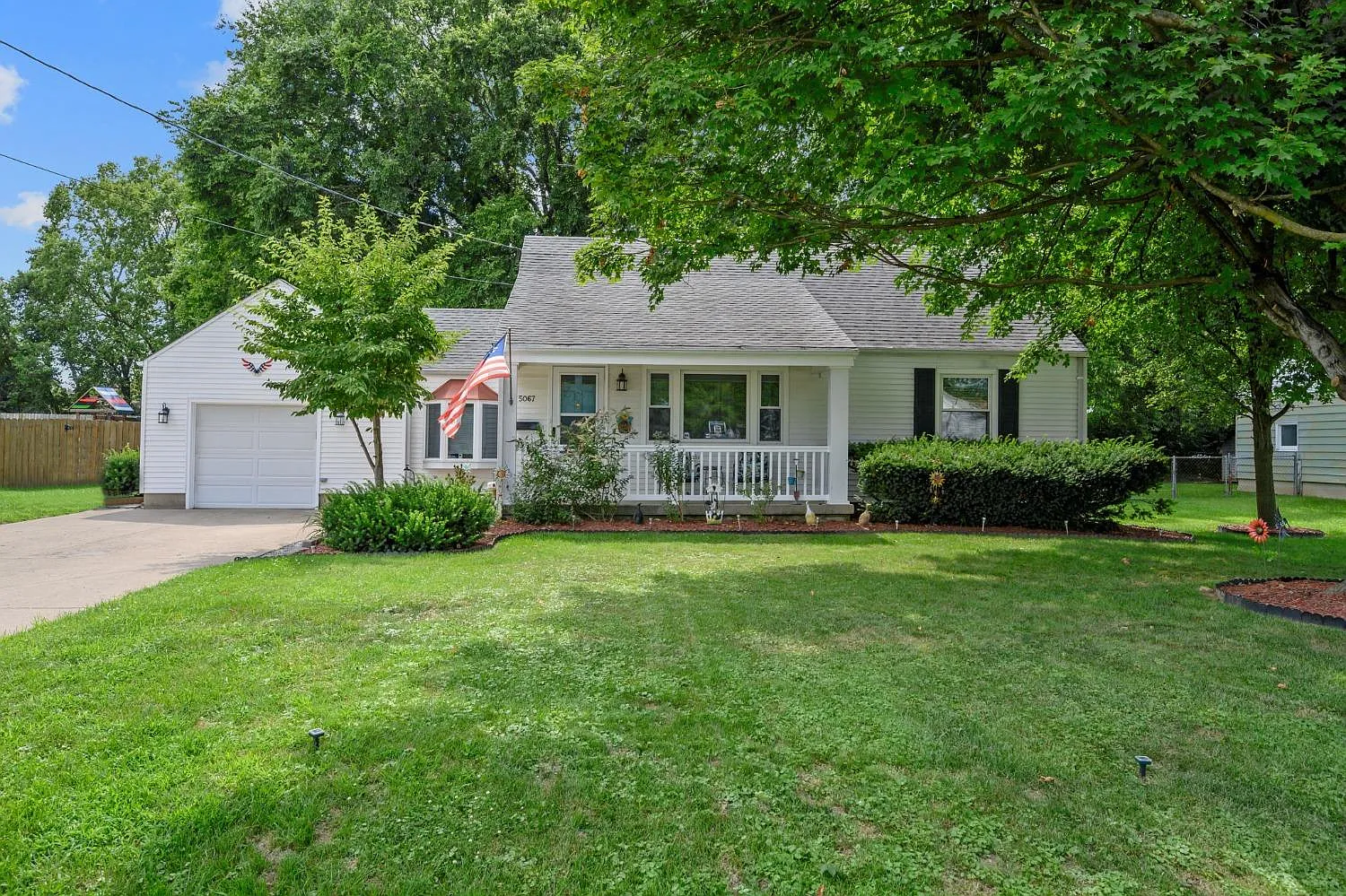 5067 Southview Dr photo 1