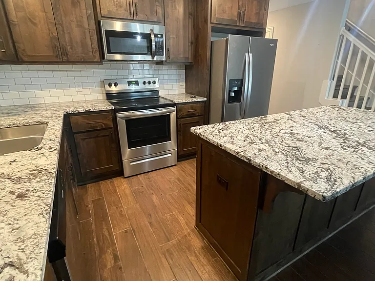 1042 Sheldon Dr #D — Photo 11