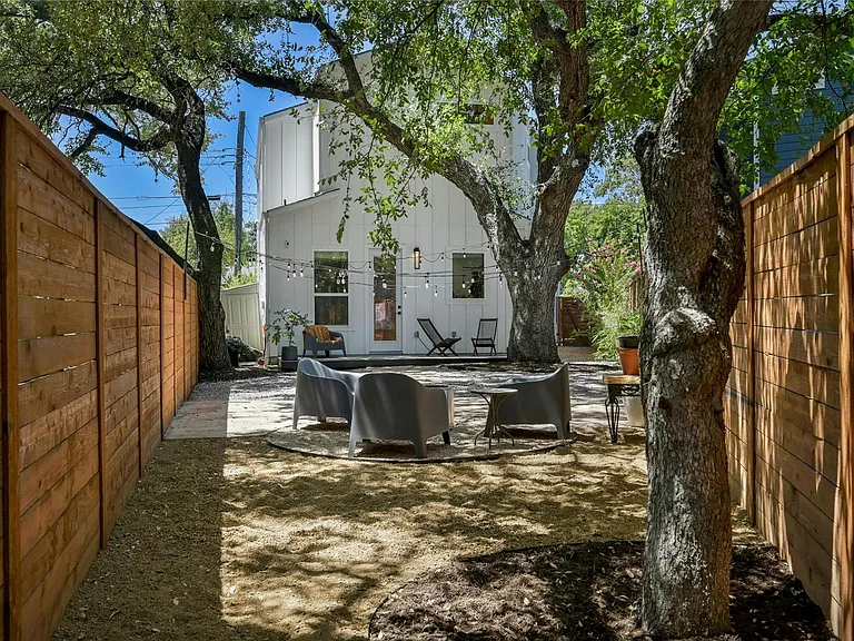 1187 Oak Grove Ave — Photo 26