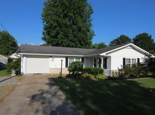 403 S 1st St, Marion, IL 62959