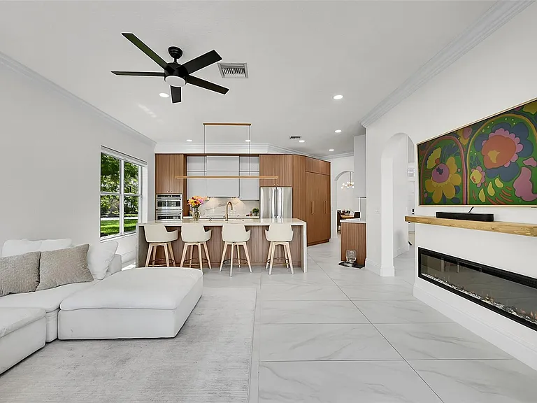 11163 NW 69th Pl — Photo 9