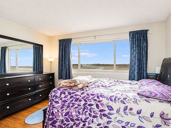 4th image of 200 Cove Way Unit 909