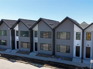 909 Edge Cir, Longmont, CO 80501