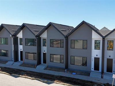 909 Edge Circle, Longmont, CO, 80501