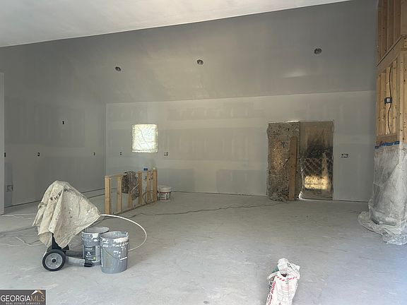 4th image of 631 Old Summerville Rd NW