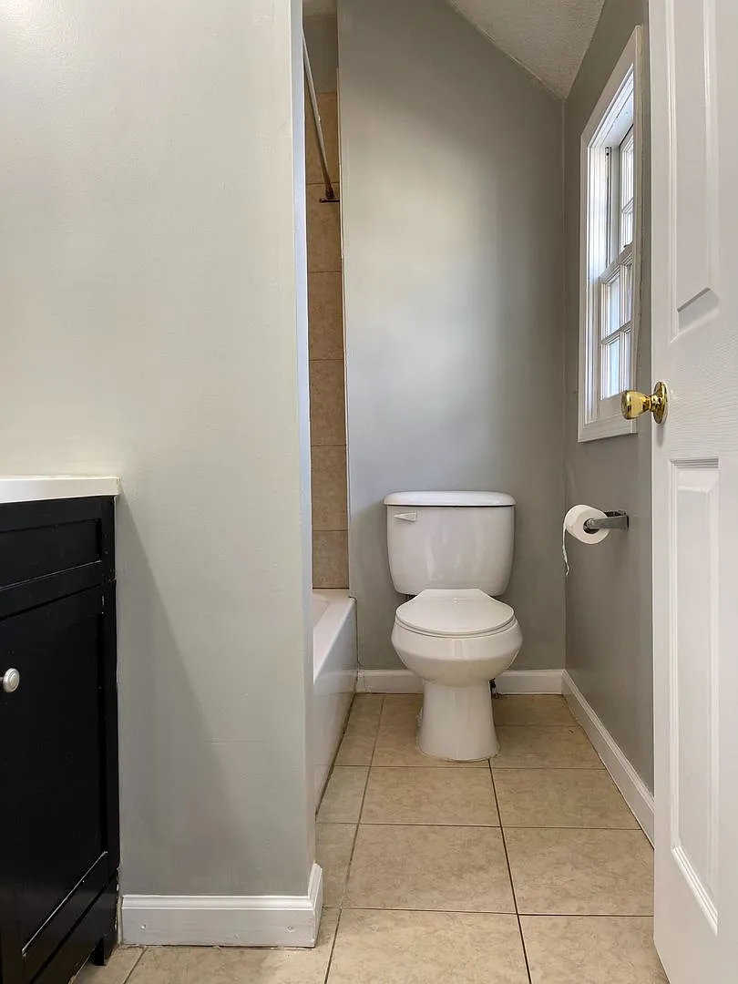 973 Geranium Avenue E — Photo 2