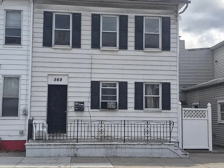 569 S Main St #2 — Photo 1