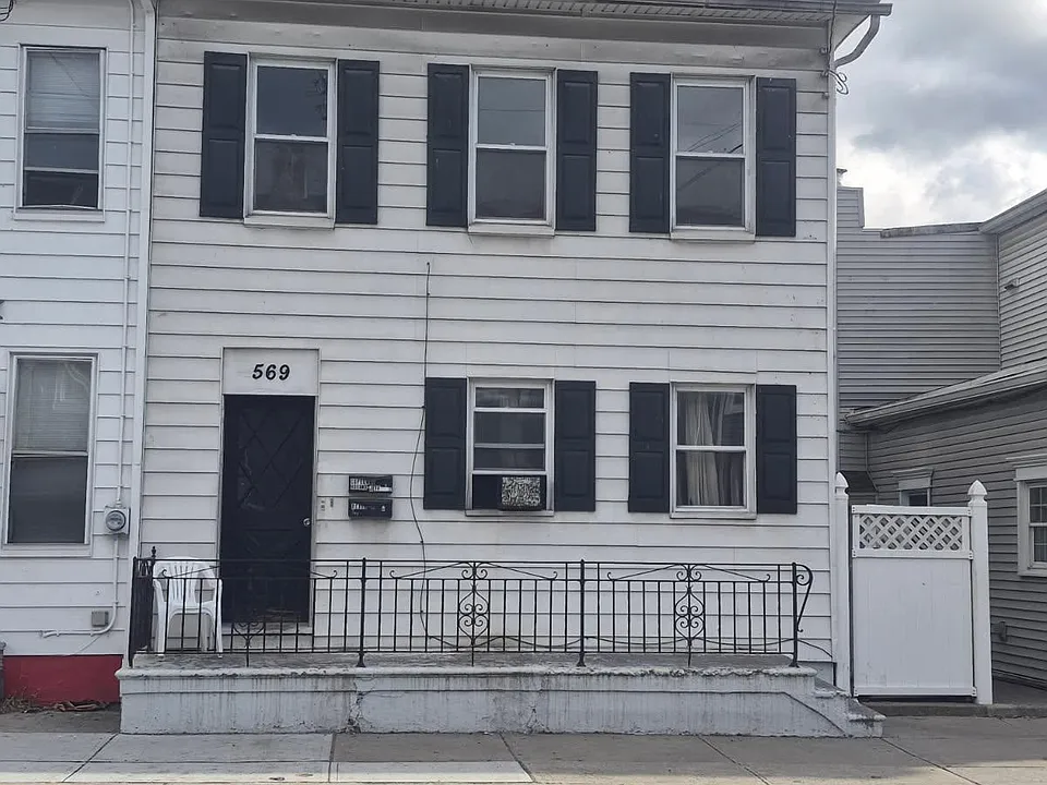 569 S Main St #2