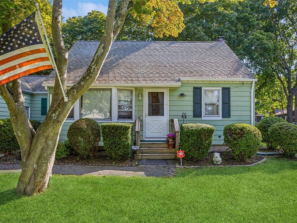 1st image of 162 Waverly Avenue