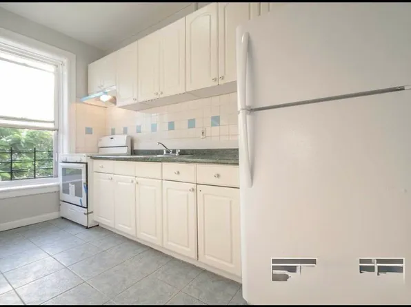 434 Lincoln Avenue image 1 of 8